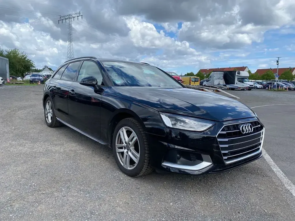 Gebraucht Audi A4 Sport 190 PS (139 kW) 2020 Schwarz Kombi