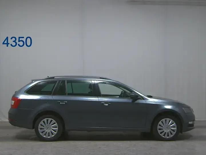 Silber Gebraucht 2019 Skoda Octavia Soleil Kombi | 13.680 € (Guter Preis) - Bild 1/3