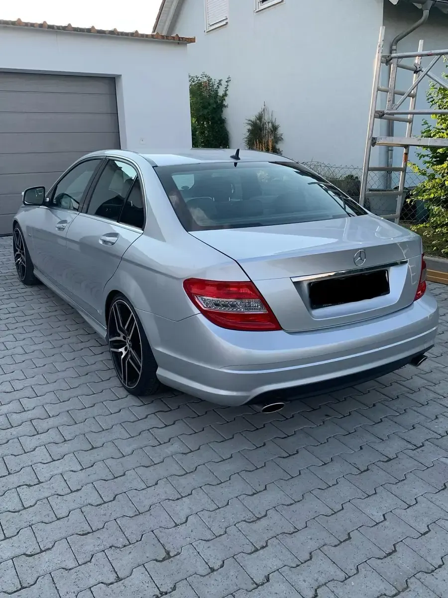 Gebraucht Mercedes C230 Avantgarde 204 PS (150 kW) 2007 Silber Limousine