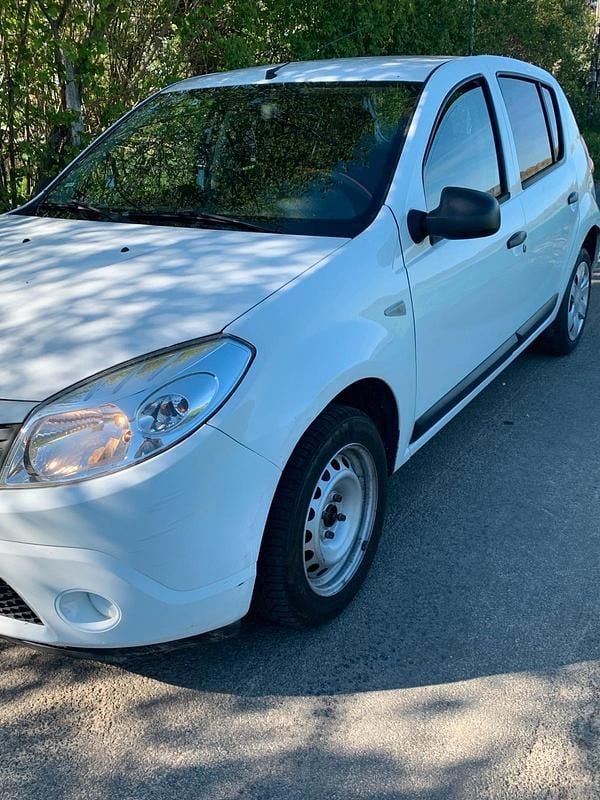 Second-hand Dacia Sandero 75 CP (55 kW) 2009 Alb Hatchback