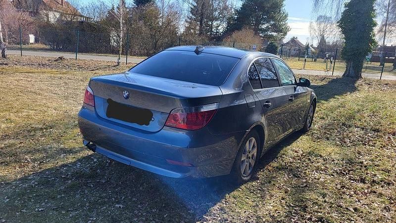 Gebraucht BMW 523 177 PS (130 kW) 2005 Grau Limousine