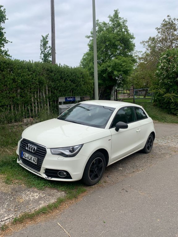 Weiß Gebraucht 2011 Audi A1 S-Line Kleinwagen | 4.500 € (Superpreis) - Bild 1/4