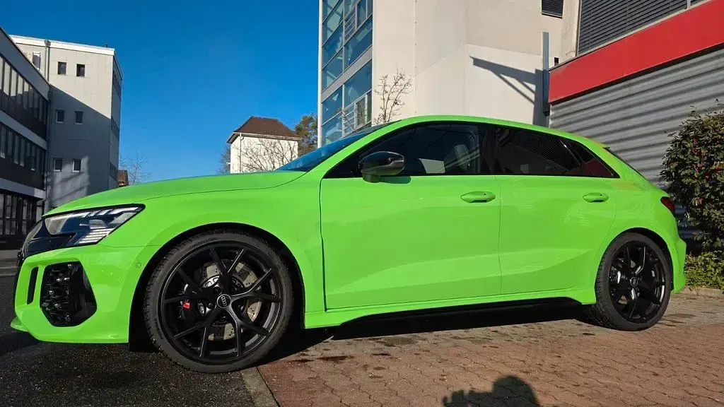 Gebraucht Audi RS3 Sport 400 PS (294 kW) 2024 Grün Limousine
