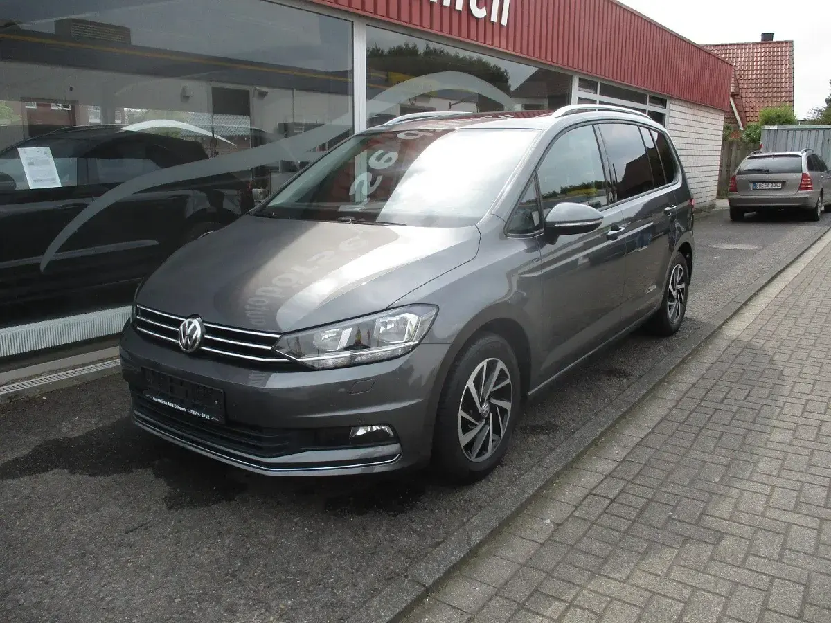 Używany VW Touran Join 116 KM (85 kW) 2018 Szary Minivan