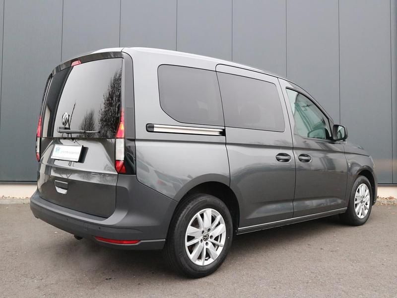 Gebraucht VW Caddy Basis 102 PS (75 kW) 2024 Grau Van / Kleinbus