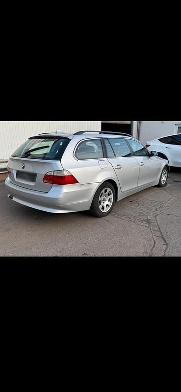 Second-hand BMW 525 177 CP (130 kW) 2006 Argintiu Break