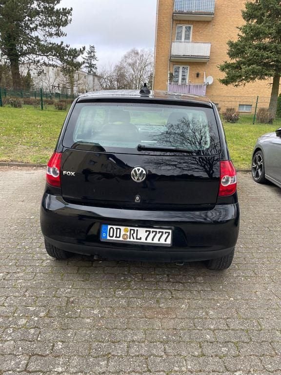 Gebraucht VW Fox Refresh 54 PS (39 kW) 2008 Schwarz Kleinwagen