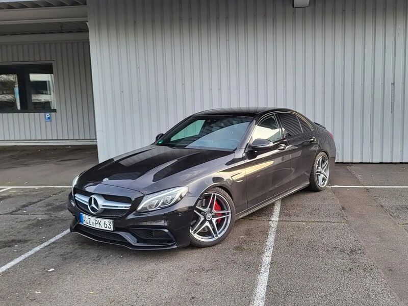 Schwarz Gebraucht 2017 Mercedes C63 AMG AMG Limousine | 50.600 € (Fairer Preis) - Bild 1/4