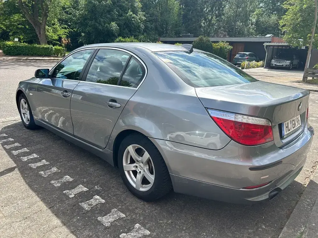 Gebraucht BMW 520 170 PS (125 kW) 2007 Grau Limousine