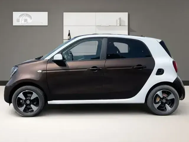 Gebraucht Smart ForFour 90 PS (66 kW) 2019 Braun Kleinwagen