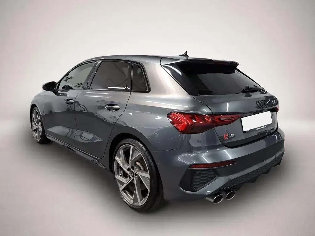 Gebraucht Audi S3 Ambiente 310 PS (228 kW) 2022 Manufacturer Limousine