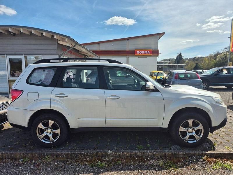 Gebraucht Subaru Forester Comfort 147 PS (108 kW) 2012 Weiß SUV