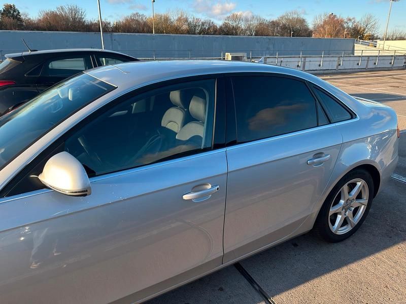 Używany Audi A4 Ambition 160 KM (117 kW) 2009 Srebrny Sedan/Limuzyna
