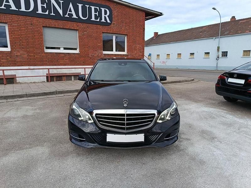Gebraucht Mercedes E220 170 PS (125 kW) 2014 Schwarz Limousine