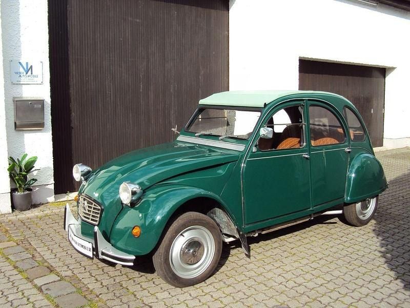 Grün Gebraucht 1982 Citroën 2CV Limousine | 14.990 € - Bild 1/4