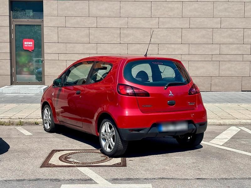 Rot Gebraucht 2009 Mitsubishi Colt Kleinwagen | 2.499 € (Teuer) - Bild 1/4