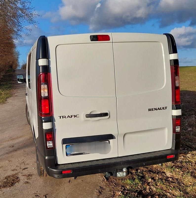 Gebraucht Renault Trafic 145 PS (106 kW) 2021 Weiß Van / Kleinbus