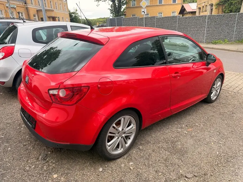 Gebraucht Seat Ibiza SC Stylance 86 PS (63 kW) 2011 Rot Kleinwagen