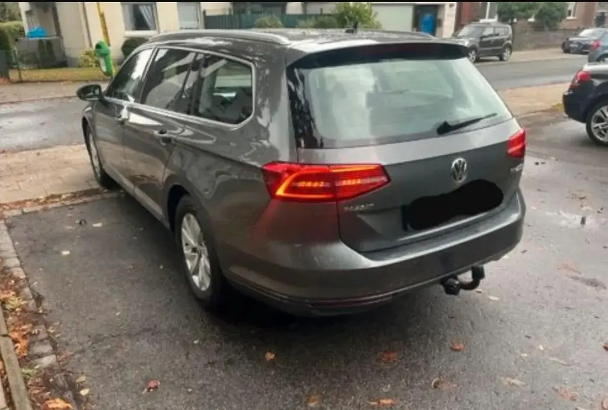 Gebraucht VW Passat 120 PS (88 kW) 2015 Grau Kombi