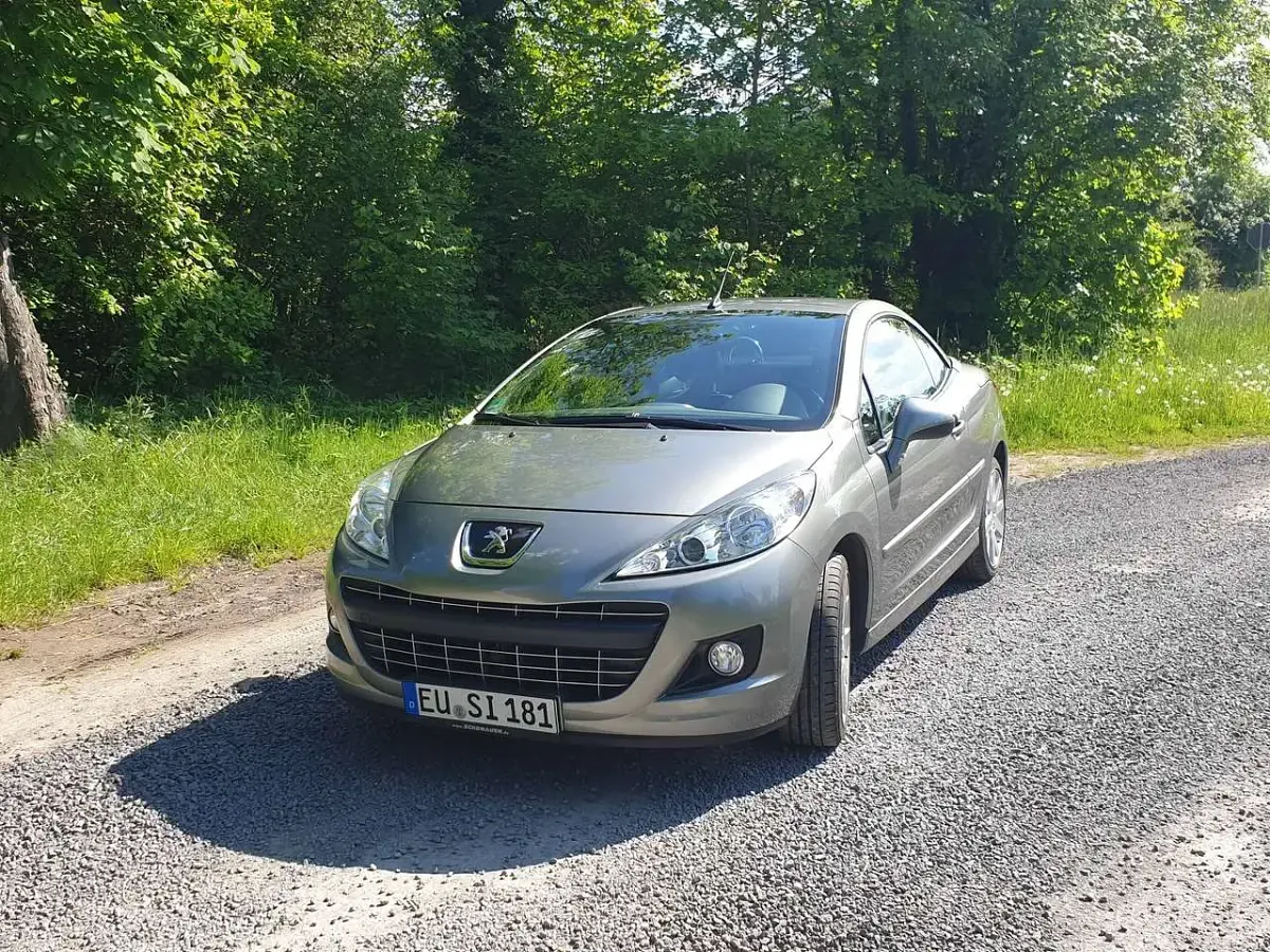 Gebraucht Peugeot 207 CC Allure 120 PS (88 kW) 2014 Grau Cabrio