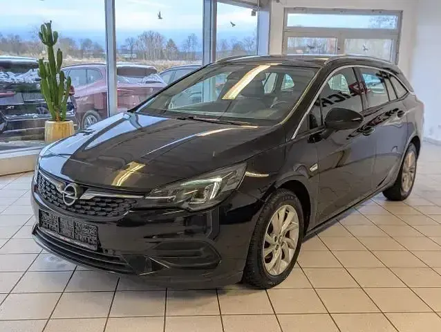 Gebraucht Opel Astra Elegance 122 PS (89 kW) 2022 Schwarz Kleinwagen