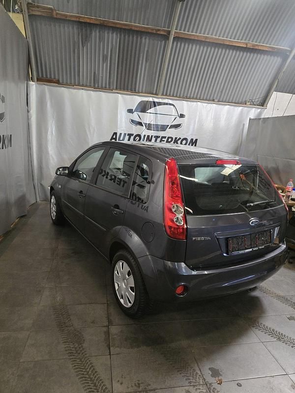 Gebraucht Ford Fiesta 70 PS (51 kW) 2008 Grau Kleinwagen