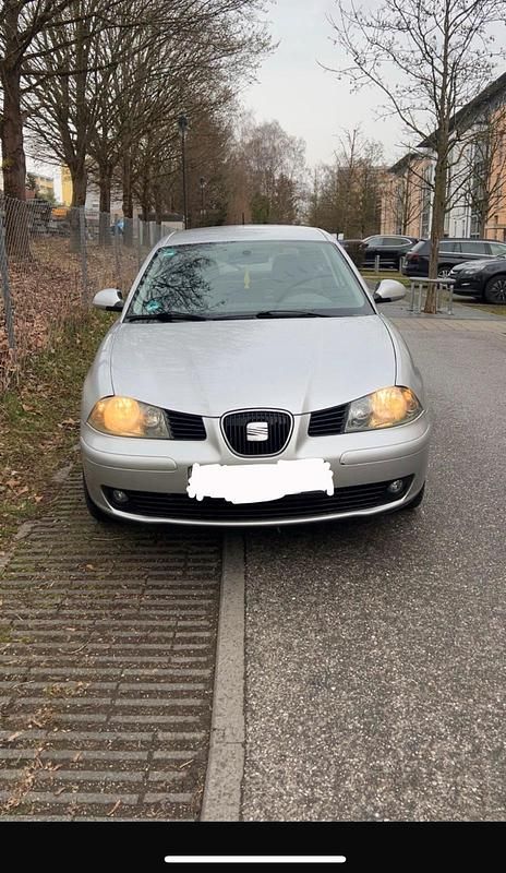 Grau Gebraucht 2002 Seat Ibiza Kleinwagen | 950 € (Fairer Preis) - Bild 1/3