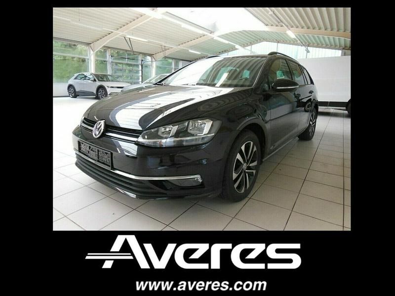 Deep black perleffekt (metallic) Gebraucht 2020 VW Golf VII United Kombi | 17.800 € (Fairer Preis) - Bild 1/1