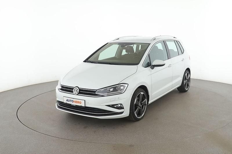 Weiß Gebraucht 2020 VW Golf Sportsvan Highline Van / Kleinbus | 18.430 € (Fairer Preis) - Bild 1/3