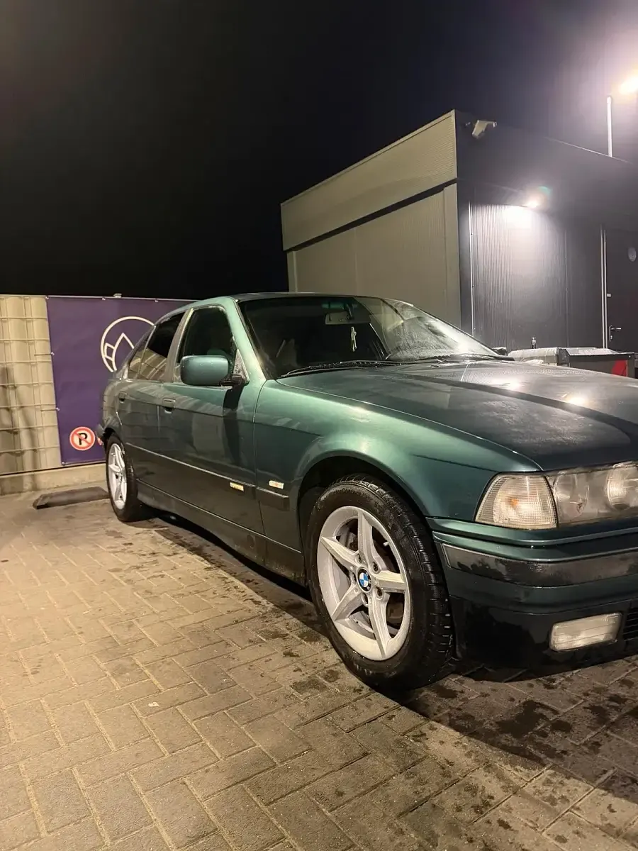 Gebraucht BMW 316 Basis 102 PS (75 kW) 1997 Grün Limousine