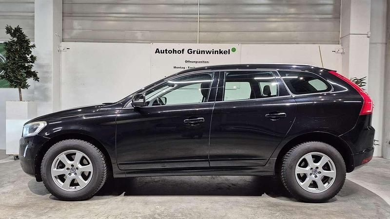 Gebraucht Volvo XC60 150 PS (110 kW) 2016 Onyx black / metallic SUV