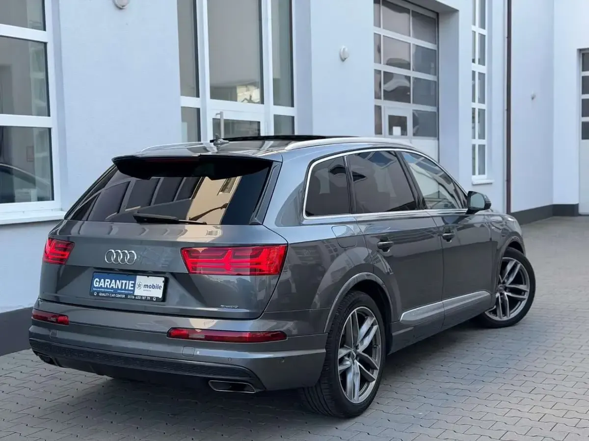 Używany Audi Q7 S-Line 272 KM (200 kW) 2016 Szary SUV