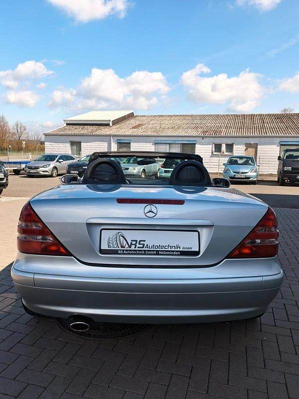Gebraucht Mercedes SLK230 197 PS (144 kW) 2002 Silbermet. Cabrio