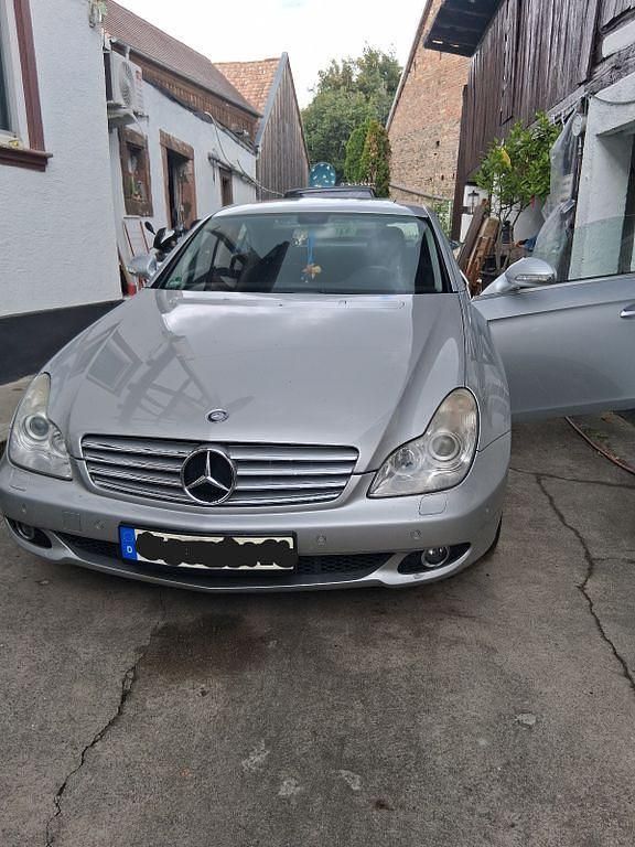 Grau Gebraucht 2005 Mercedes CLS350 Limousine | 6.499 € (Fairer Preis) - Bild 1/4