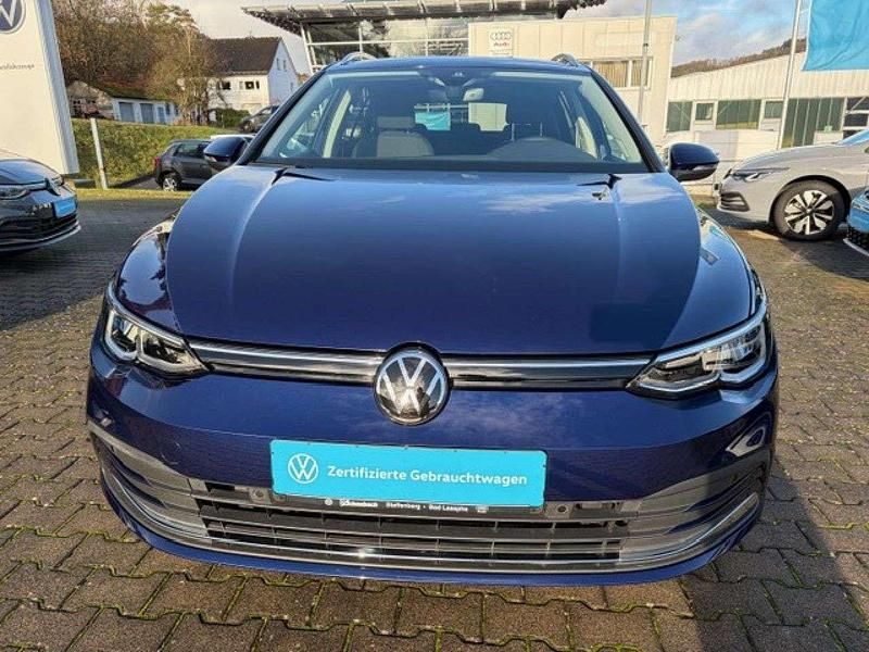 Gebraucht VW Golf VIII Move 131 PS (96 kW) 2024 Atlantik blue Kombi
