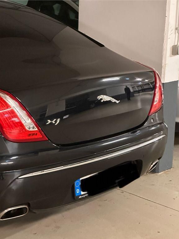 Gebraucht Jaguar XJ Luxury 275 PS (202 kW) 2011 Beige Limousine