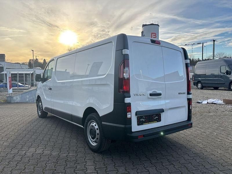 Neu Renault Trafic Komfort 131 PS (96 kW) 2025 Gletscherweiss (weiß) Van / Kleinbus