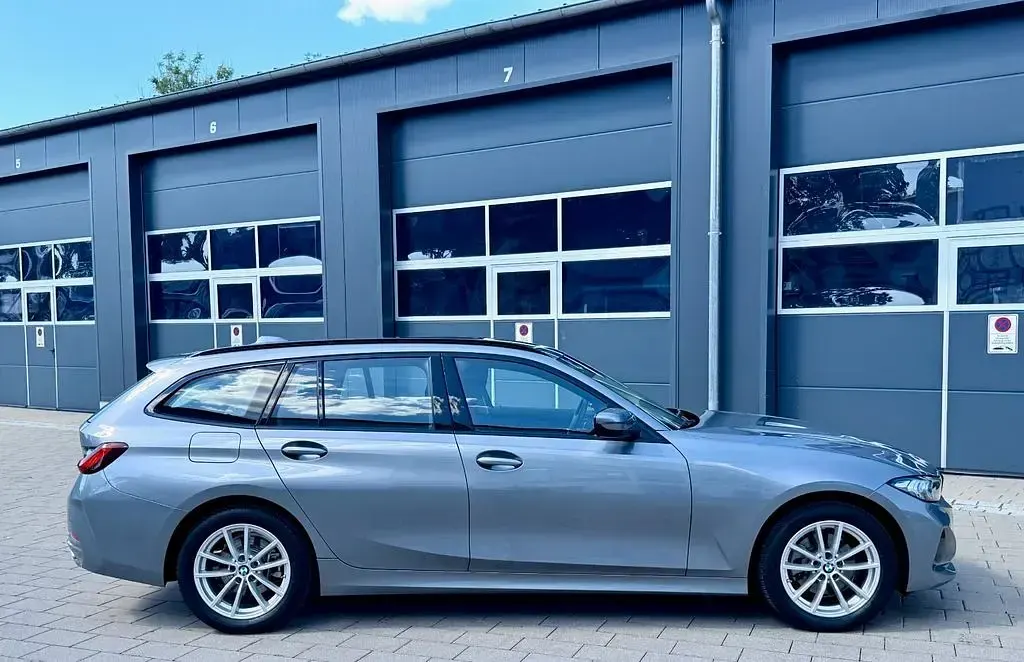 Gebraucht BMW 320 Shadowline 190 PS (139 kW) 2024 Grau Kombi