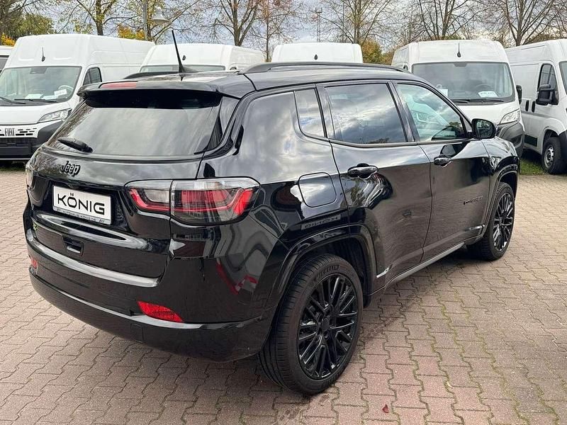 Gebraucht Jeep Compass Altitude 131 PS (96 kW) 2023 Solid black SUV