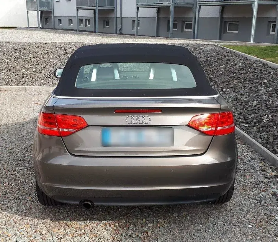 Gebraucht Audi A3 Cabriolet Attraction 105 PS (77 kW) 2010 Grau Cabrio