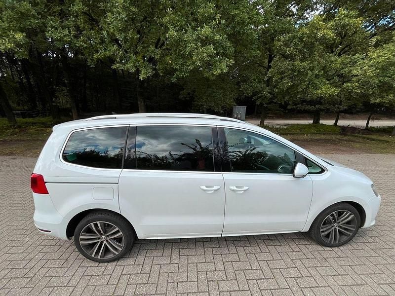 Weiß Gebraucht 2013 VW Sharan Highline Van / Kleinbus | 10.200 € (Superpreis) - Bild 1/4