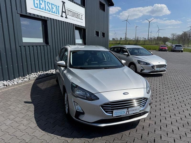 Gebraucht Ford Focus Titanium 125 PS (91 kW) 2021 Silber Limousine