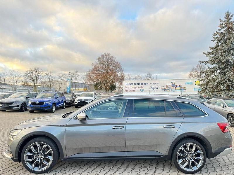 Gebraucht Skoda Superb Scout 4x4 200 PS (147 kW) 2022 Grau Limousine