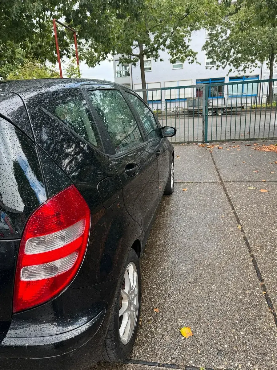 Gebraucht Mercedes A150 95 PS (69 kW) 2007 Schwarz Kleinwagen