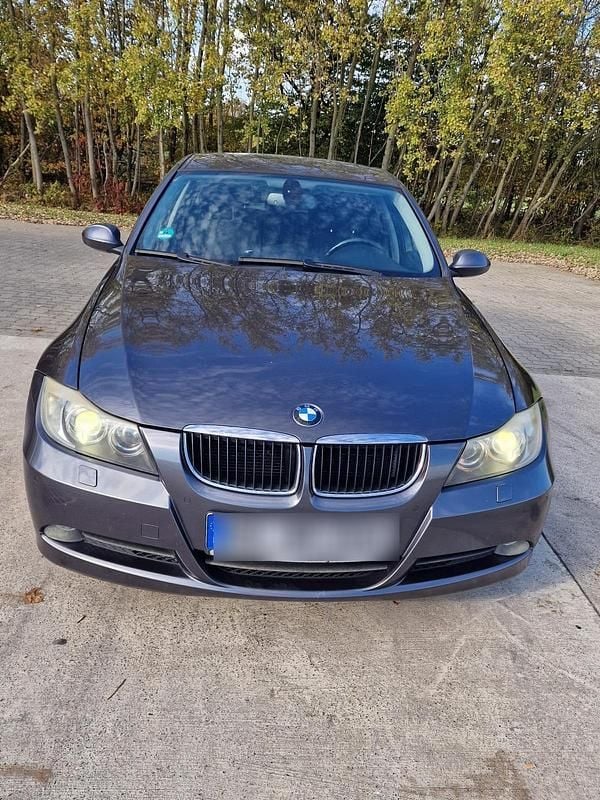 Grau Gebraucht 2007 BMW 320 Limousine | 3.000 € (Guter Preis) - Bild 1/4