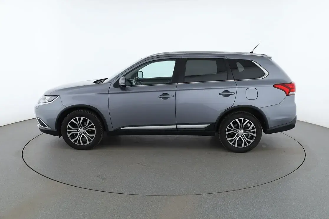 Gebraucht Mitsubishi Outlander 150 PS (110 kW) 2016 Grau SUV