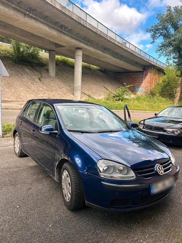 Blau Gebraucht 2004 VW Golf V Kleinwagen | 2.900 € (Fairer Preis) - Bild 1/4
