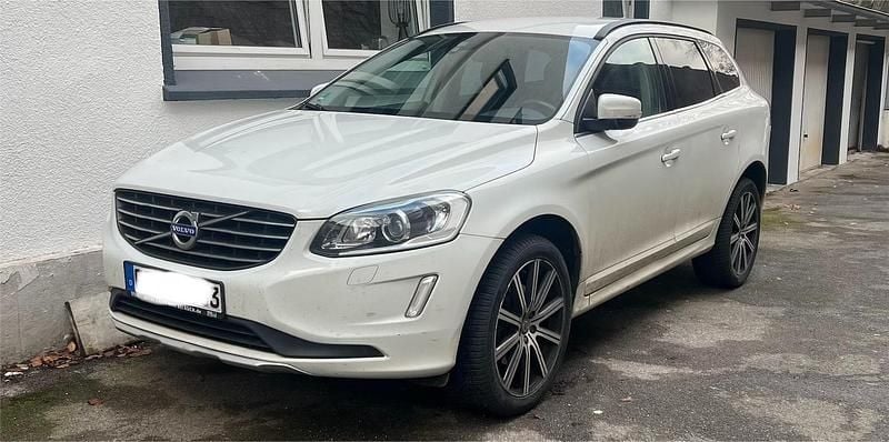 Gebraucht Volvo XC60 181 PS (133 kW) 2015 Weiß SUV