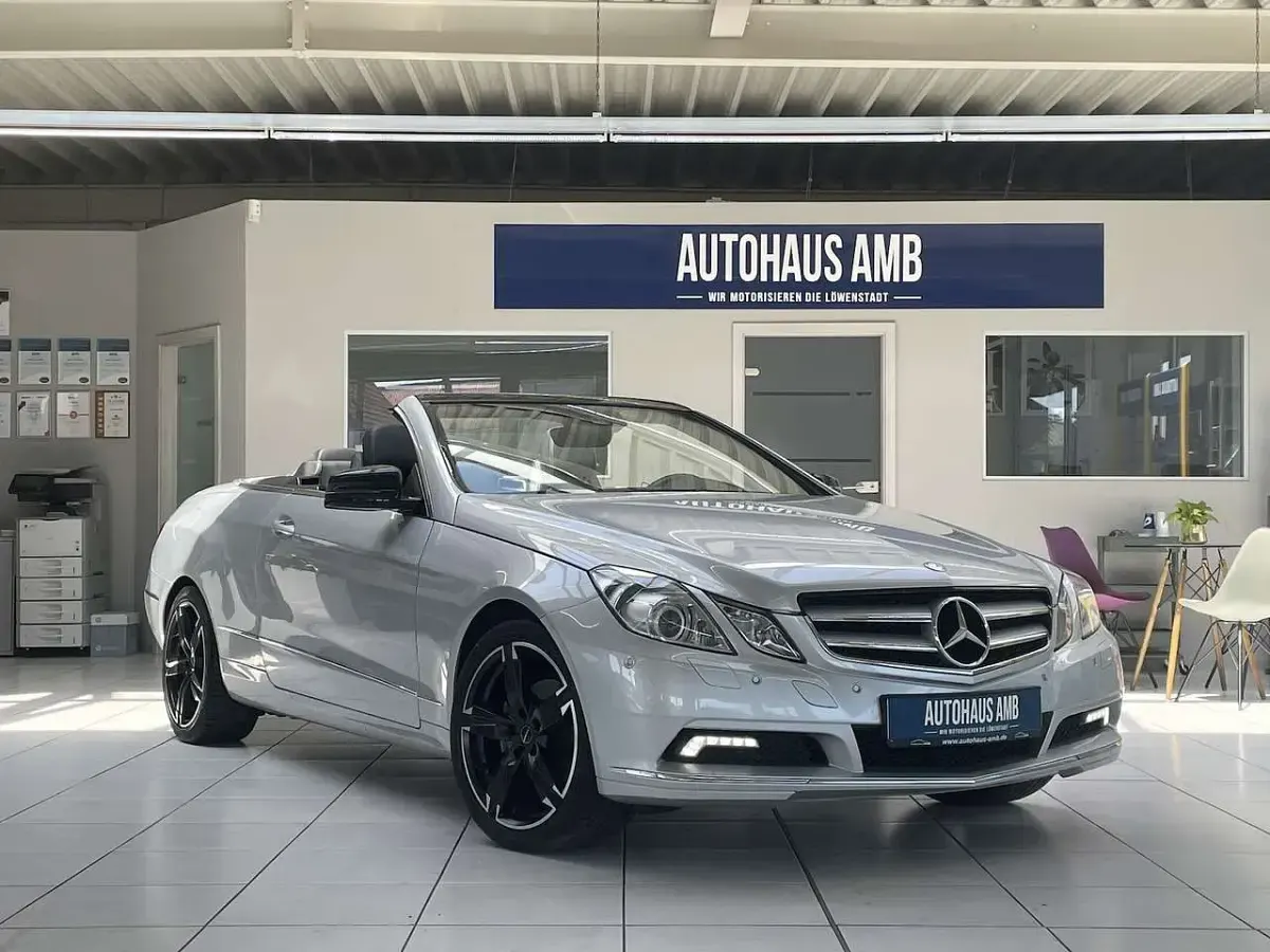 Używany Mercedes E250 204 KM (150 kW) 2010 Srebrny Kabriolet