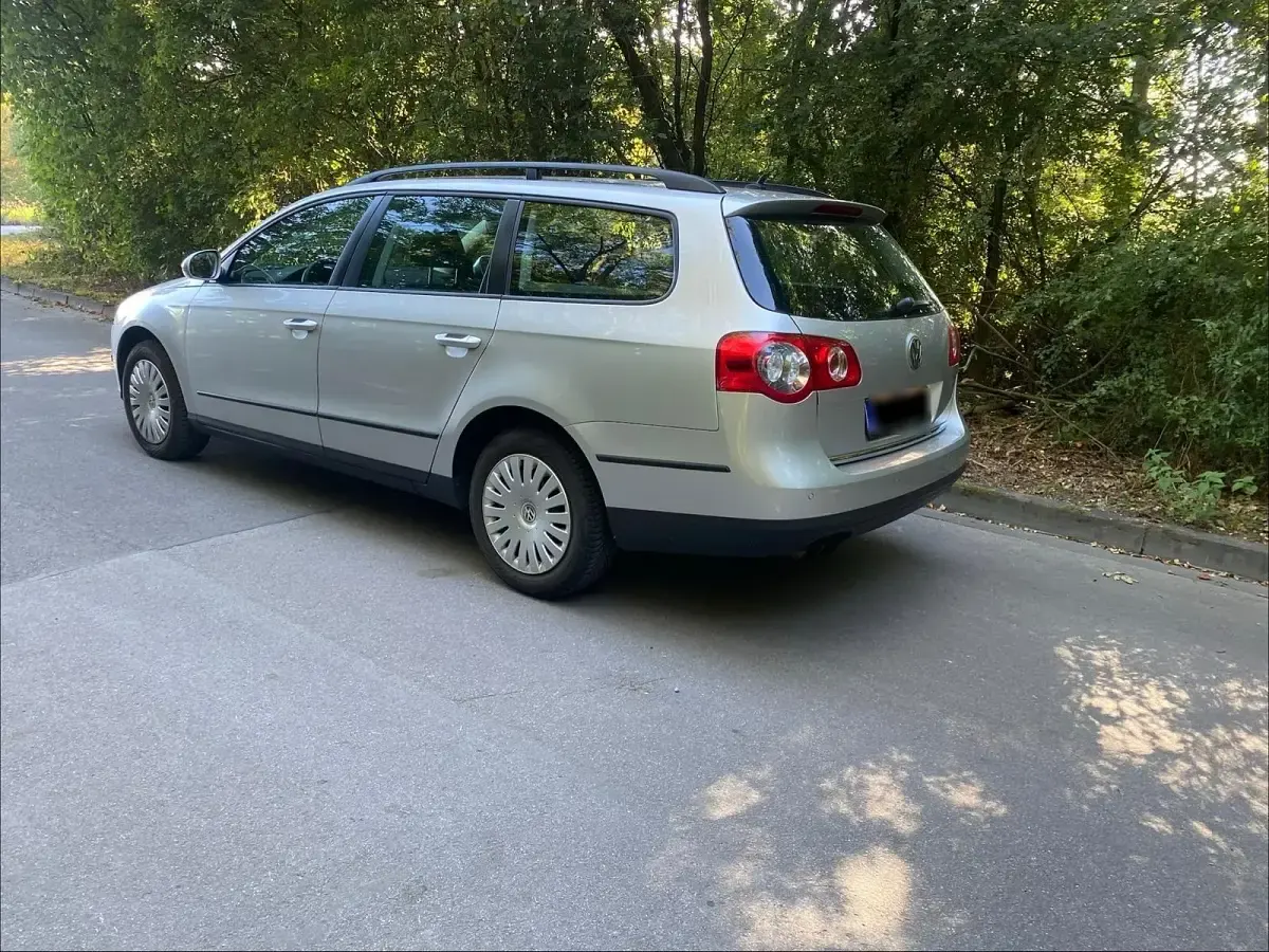 Gebraucht VW Passat 140 PS (102 kW) 2011 Silber Kombi
